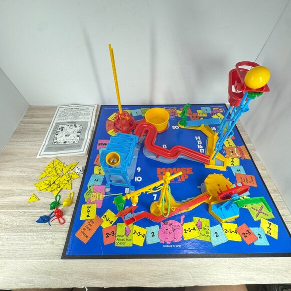 Vintage 1986 Mouse Trap Game Milton Bradley Complete Set Excellent Box - Picture 3 of 6